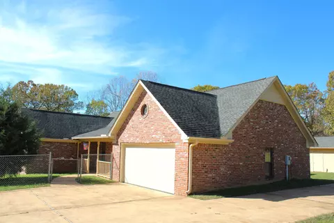 790 Oakwood Dr, Saulsbury, TN 38067