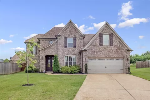 35 Laurel Pointe Cv, Oakland, TN 38060