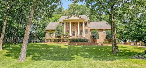 3598 Davies Manor Dr, Bartlett, TN 38133