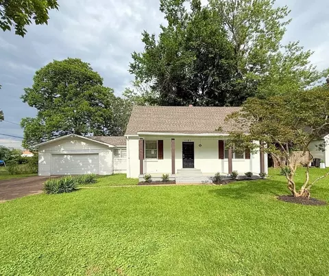 4080 E Whitehaven Park Cir, Memphis, TN 38116