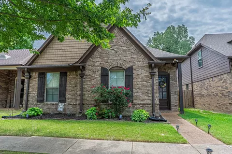 1936 S Bend Dr, Cordova, TN 38016