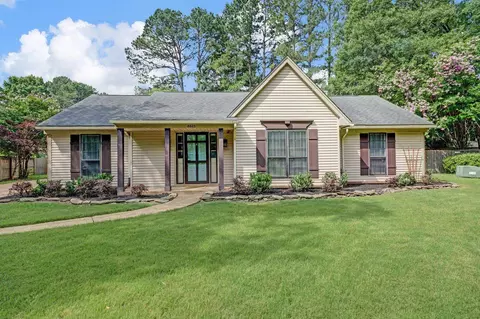 8025 Rocky Hollow Cv, Germantown, TN 38138