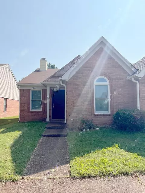 1844 Eagle Shore Dr, Cordova, TN 38016