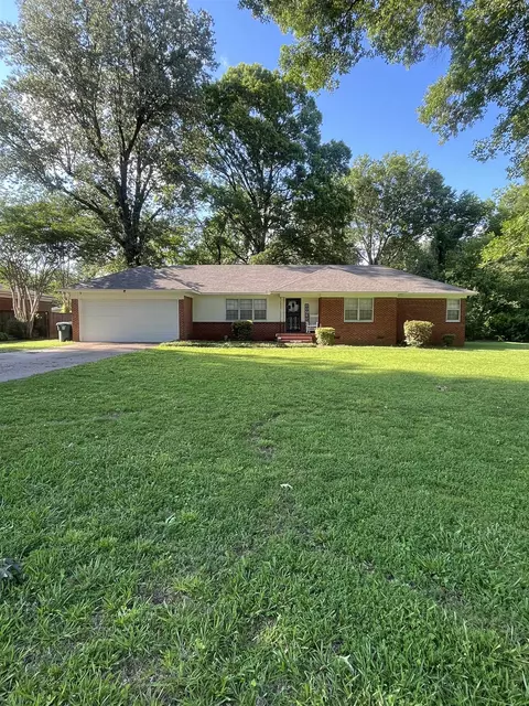 1282 Oakwood Dr, Memphis, TN 38116
