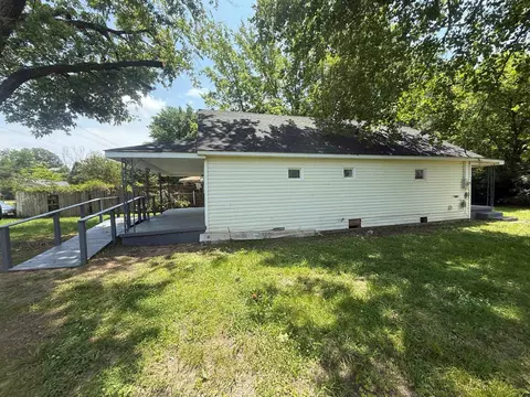 Exterior - 100 Sutton St, Savannah, TN 38372 photo 14 of 15