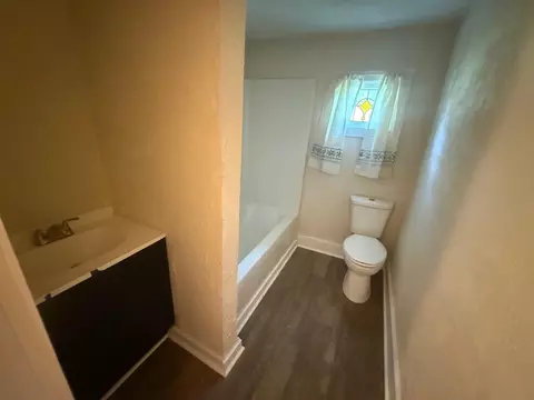 Bath - 100 Sutton St, Savannah, TN 38372 photo 1 of 2
