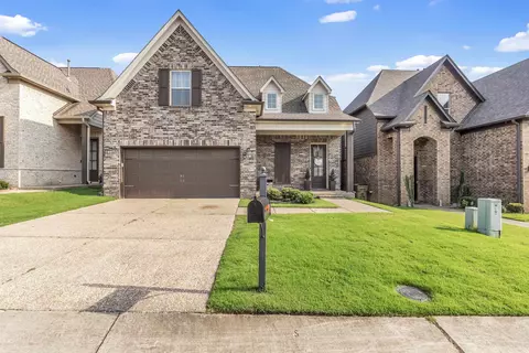 7415 Lost Grove Ln, Cordova, TN 38016