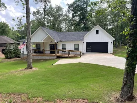 440 Holiday Hills Ln, Counce, TN 38326