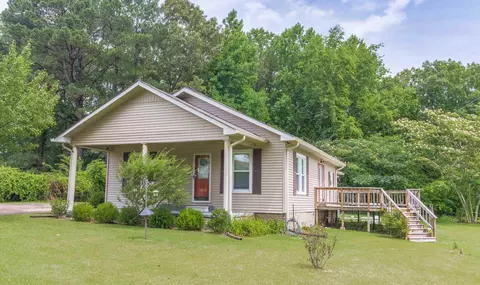 52 Cox Dr, Selmer, TN 38375