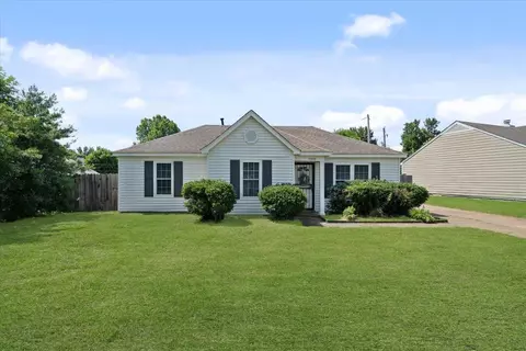 5909 Cottage Hill Dr, Millington, TN 38053