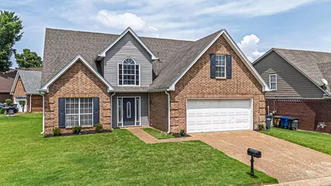 9442 Club Walk Ct, Lakeland, TN 38002