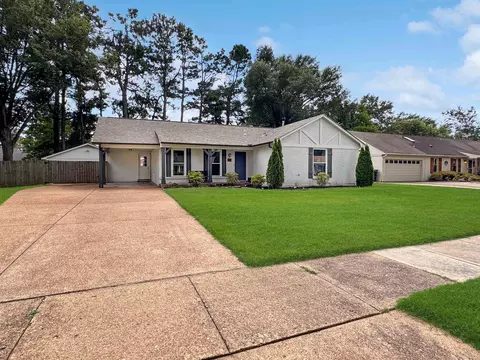 6831 Pecanhill Dr, Bartlett, TN 38135