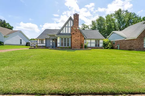 3788 Shallowhill Dr, Bartlett, TN 38135