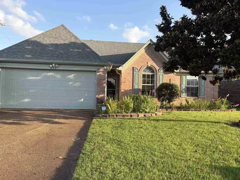 6961 Country Walk Dr, Cordova, TN 38018
