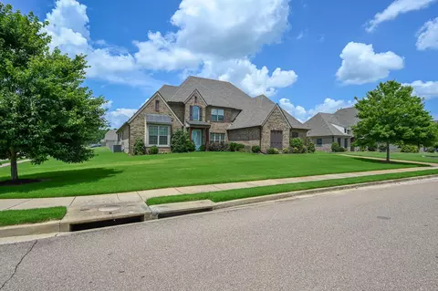 Exterior - 7070 E Hawks Crossing Dr, Olive Branch, MS 38654 photo 4 of 5