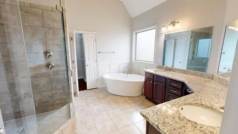 Bath - 7070 E Hawks Crossing Dr, Olive Branch, MS 38654 photo 1 of 4