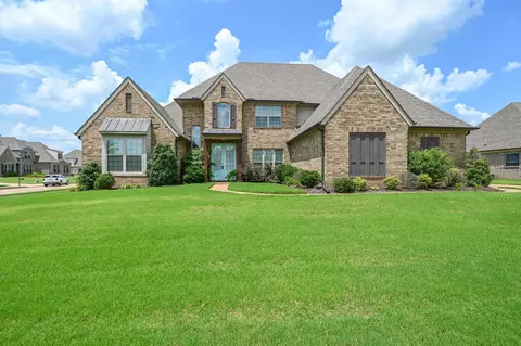 Exterior - 7070 E Hawks Crossing Dr, Olive Branch, MS 38654 photo 3 of 5