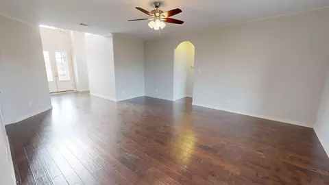 Living - 7070 E Hawks Crossing Dr, Olive Branch, MS 38654 photo 1 of 2