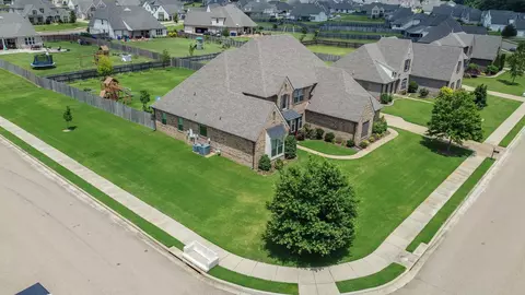 View/Area - 7070 E Hawks Crossing Dr, Olive Branch, MS 38654 photo 1 of 7