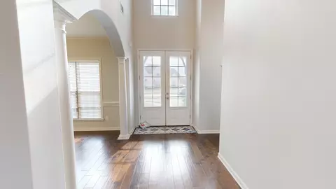 Entry Way - 7070 E Hawks Crossing Dr, Olive Branch, MS 38654 photo 2 of 4