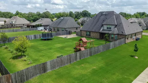 View/Area - 7070 E Hawks Crossing Dr, Olive Branch, MS 38654 photo 6 of 7