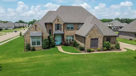 7070 E Hawks Crossing Dr, Olive Branch, MS 38654