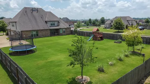 View/Area - 7070 E Hawks Crossing Dr, Olive Branch, MS 38654 photo 5 of 7