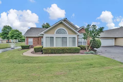 1753 Appling Oaks Cir #49, Cordova, TN 38016