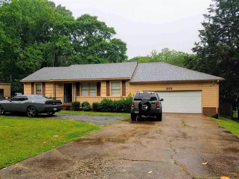 500 Sullivan Dr, Memphis, TN 38109