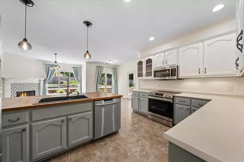 Kitchen - 3760 Broadway Rd, Bartlett, TN 38135 photo 3 of 3