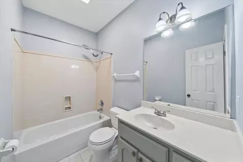Bath - 3760 Broadway Rd, Bartlett, TN 38135 photo 2 of 3