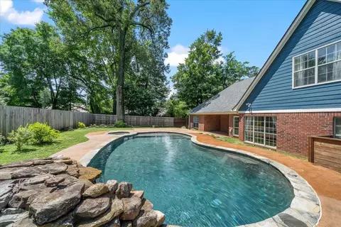 Exterior - 3760 Broadway Rd, Bartlett, TN 38135 photo 6 of 10