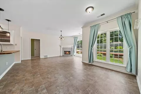 Living - 3760 Broadway Rd, Bartlett, TN 38135 photo 4 of 6