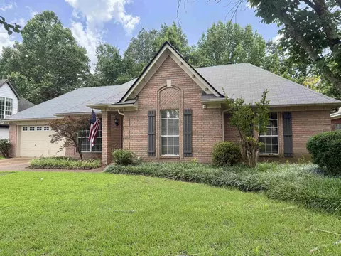 3043 Shadow Green Ln, Lakeland, TN 38002