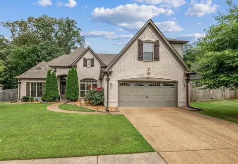 2452 Crimson Ridge Ln, Cordova, TN 38016