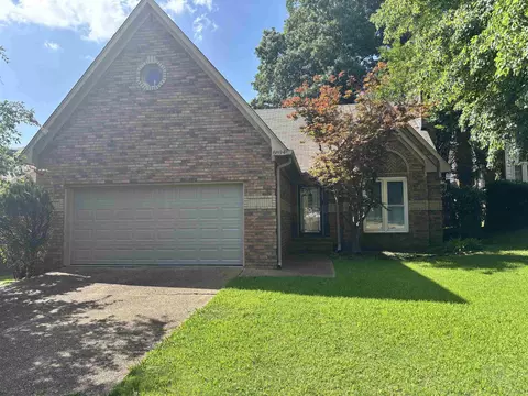 8894 Lake Edge Cv, Cordova, TN 38016