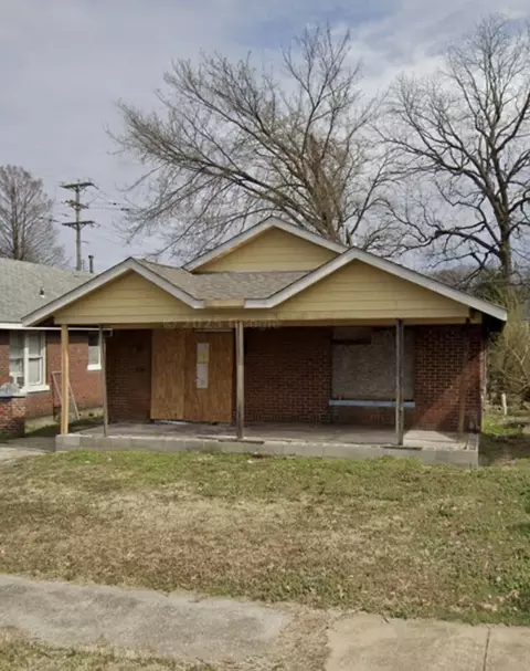 694 Spring St, Memphis, TN 38112