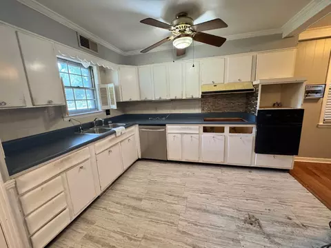 Kitchen - 2987 Egan Dr, Memphis, TN 38115 photo 1 of 1
