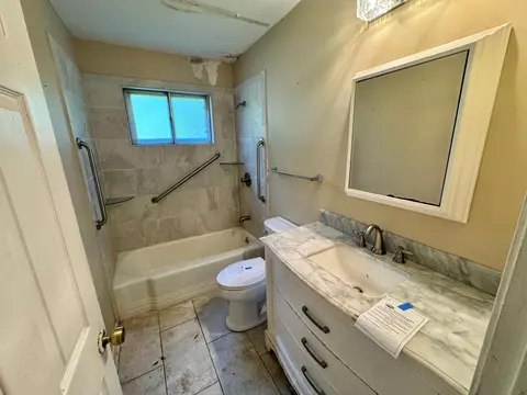 Bath - 2987 Egan Dr, Memphis, TN 38115 photo 1 of 2