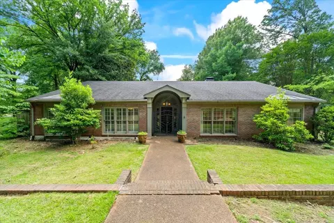 881 S Perkins Rd, Memphis, TN 38117