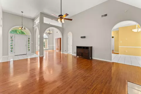8910 Travis Dr, Olive Branch, MS 38654 photo 9