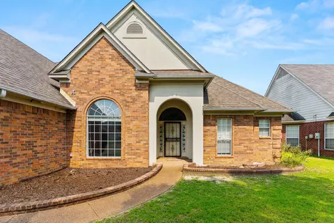 8910 Travis Dr, Olive Branch, MS 38654 photo 5