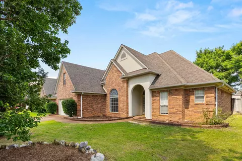 8910 Travis Dr, Olive Branch, MS 38654 photo 4