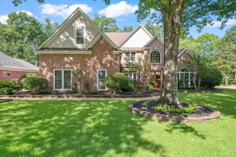 2200 Lake Page Dr, Collierville, TN 38017