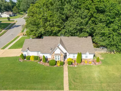 9302 Fletcher Trace Pkwy, Lakeland, TN 38002