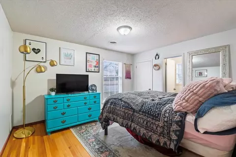 Bedroom - 4947 Dee Rd, Memphis, TN 38117 photo 1 of 3