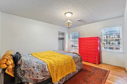 Bedroom - 4947 Dee Rd, Memphis, TN 38117 photo 3 of 3