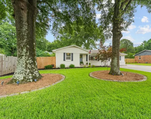 380 S Center St, Collierville, TN 38017