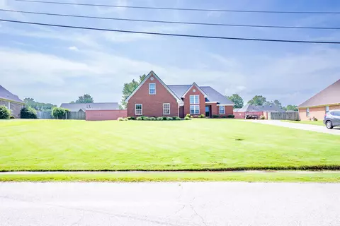 213 Trebing Pkwy, Atoka, TN 38004