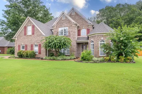 70 Eagle Valley Dr, Oakland, TN 38060